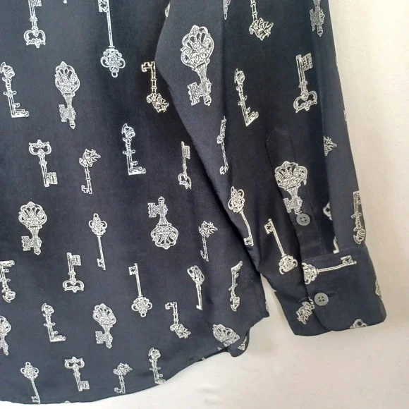 Equipment Femme Black White 100% Silk Skeleton Key Print Button Down Shirt S - Picture 5 of 10